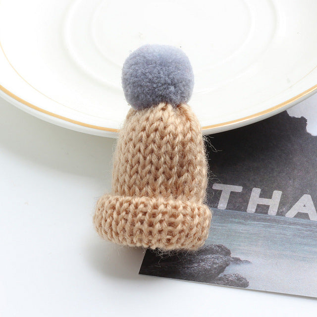 19 Color Cute Mini Knitted Hairball Hat Brooch Sweater Pins Badge Collar Clothes Accessories Creative Hats Pin Brooches Women