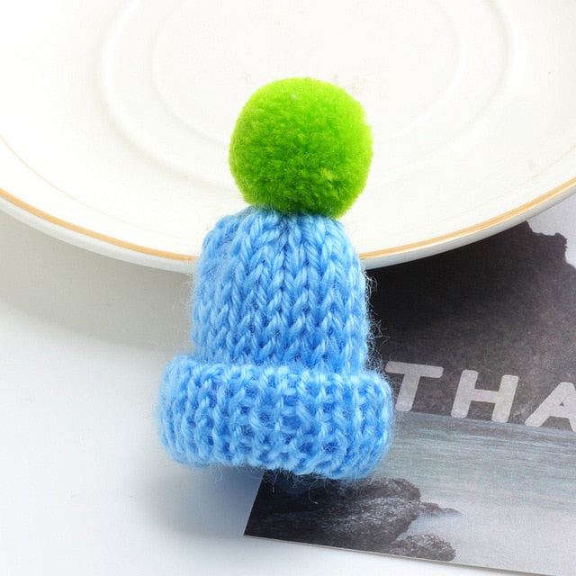 19 Color Cute Mini Knitted Hairball Hat Brooch Sweater Pins Badge Collar Clothes Accessories Creative Hats Pin Brooches Women