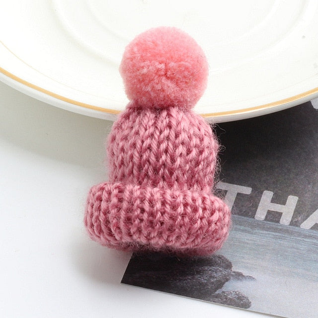 19 Color Cute Mini Knitted Hairball Hat Brooch Sweater Pins Badge Collar Clothes Accessories Creative Hats Pin Brooches Women