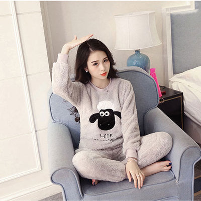 Pajamas Sets for Women 2018 Winter Fashion NightWear Leisure Home Cloth woman long Sleeve Flannel warm pyjama Girl Sleepwear Set