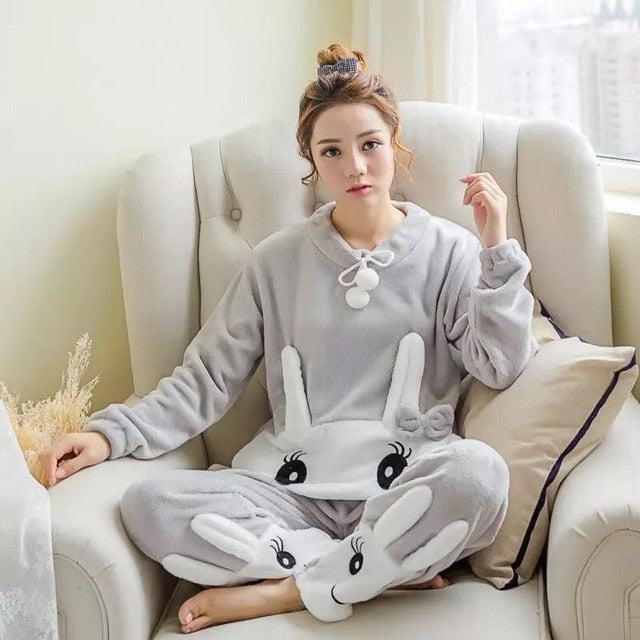 Pajamas Sets for Women 2018 Winter Fashion NightWear Leisure Home Cloth woman long Sleeve Flannel warm pyjama Girl Sleepwear Set